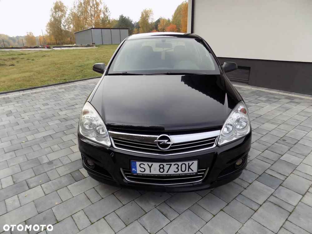 Opel Astra 2009 photo 2