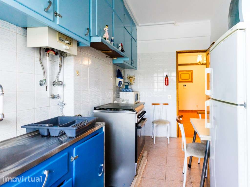 Apartamento T3 - áreas generosas e excelente localização - 500m praia - Grande imagem: 3/47