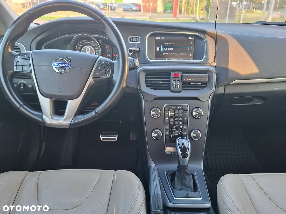 Volvo V40 D2 Powershift Momentum - 14