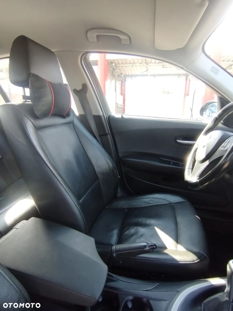 BMW Seria 1 - 30