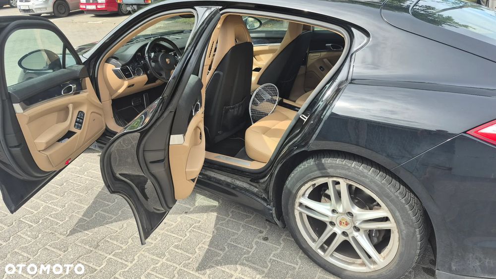Porsche Panamera 4 PDK Platinum Edition - 9