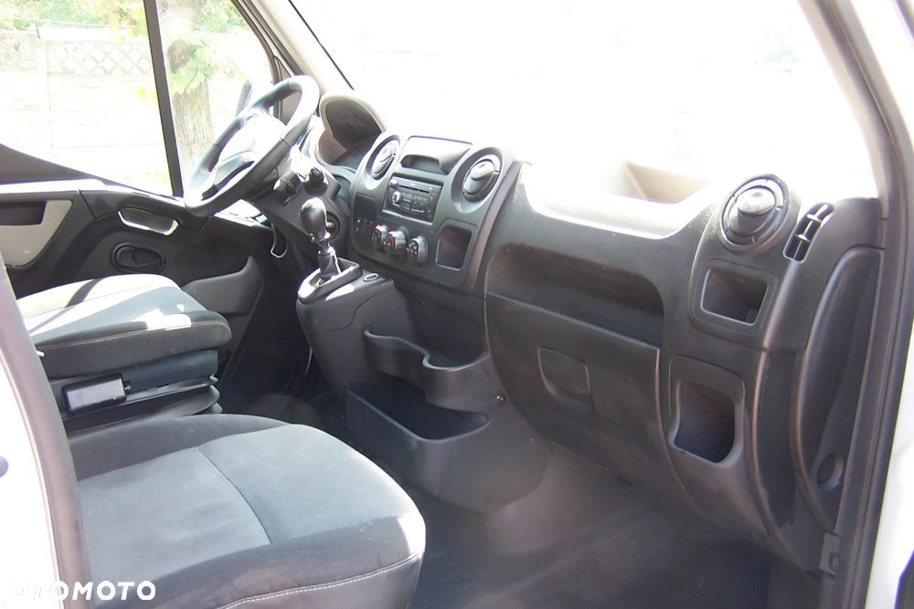 Nissan NV 400 - 7