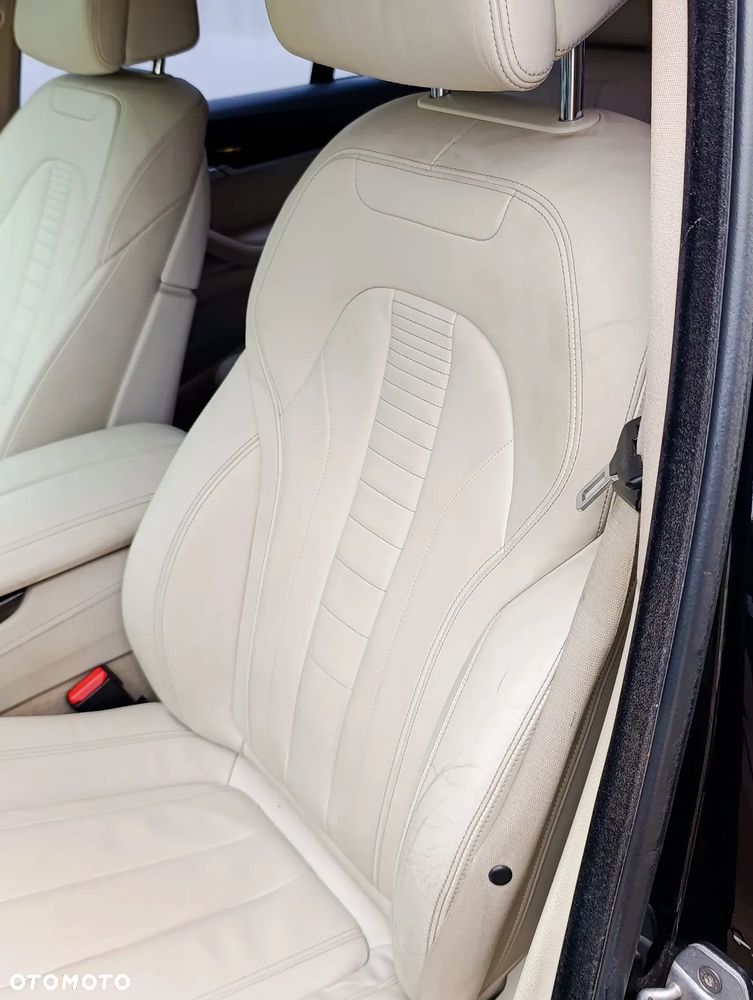 BMW X5 xDrive40d - 17