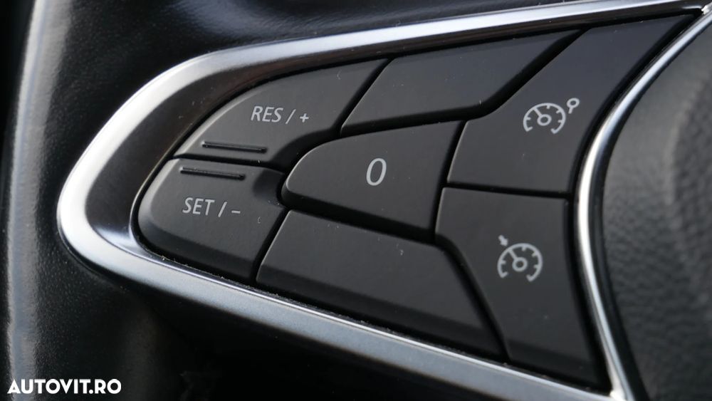 Renault Captur TCe 140 EDC GPF INTENS - 22
