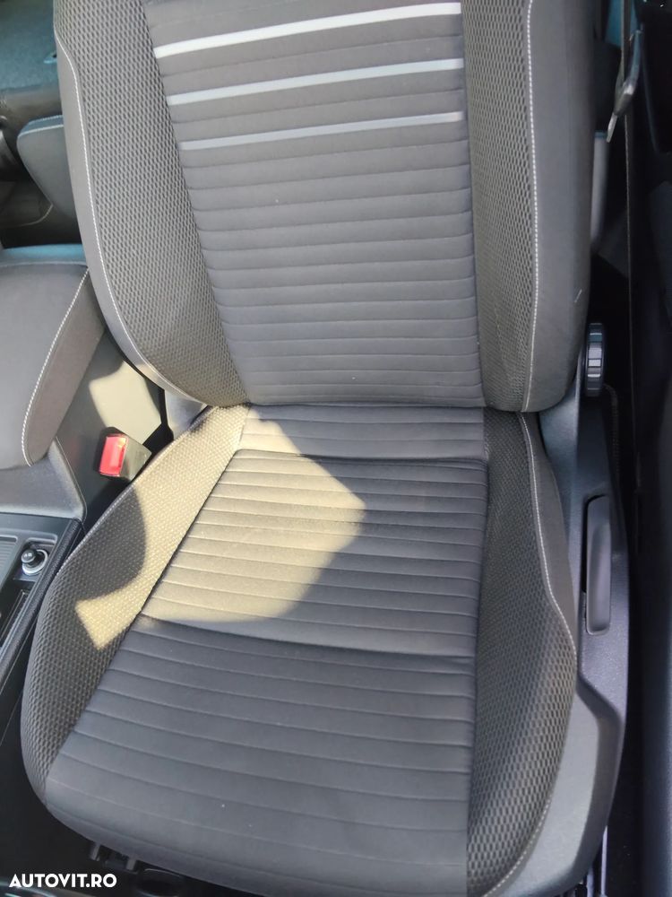 Volkswagen Golf 2.0 BlueTDI Cup - 7