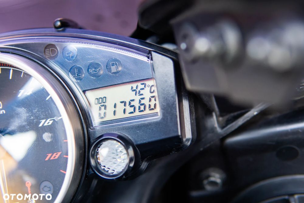 Yamaha R6 - 9