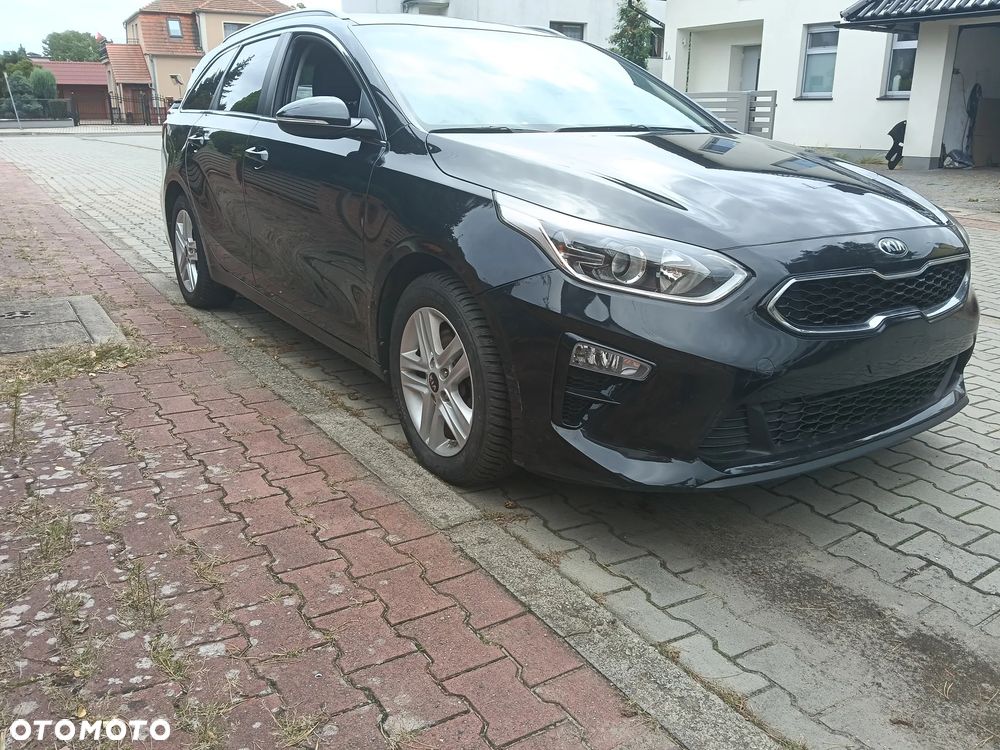 Kia Ceed - 10