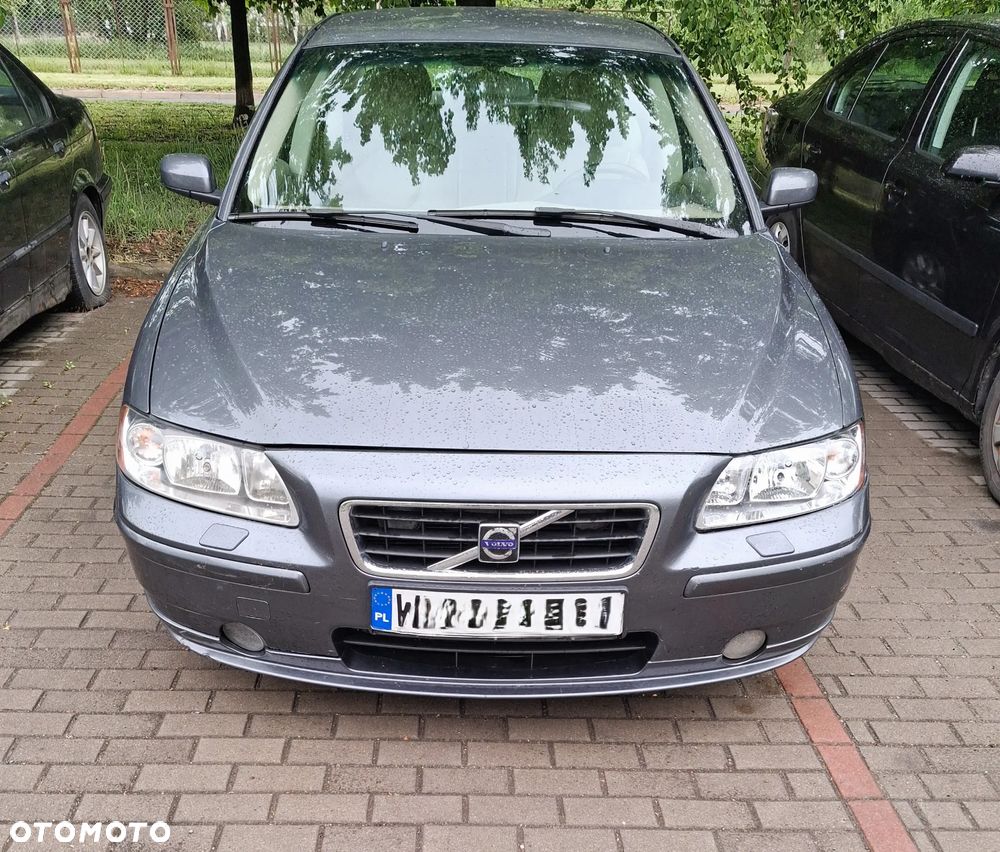 Volvo S60 2.4D5 Momentum - 1