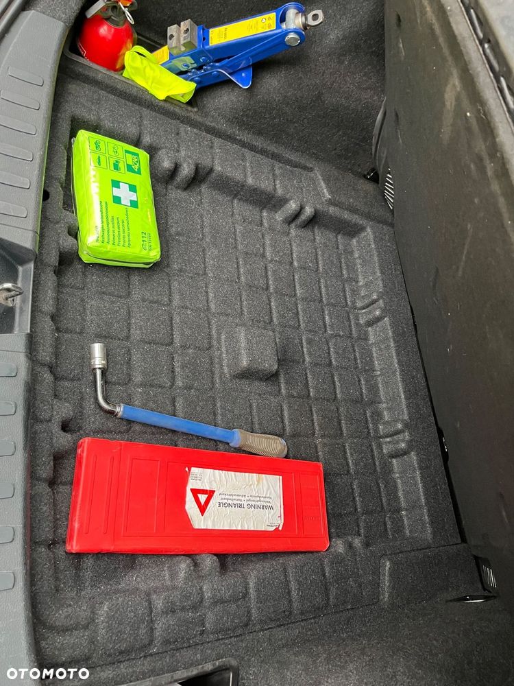 BMW X1 sDrive18d - 12