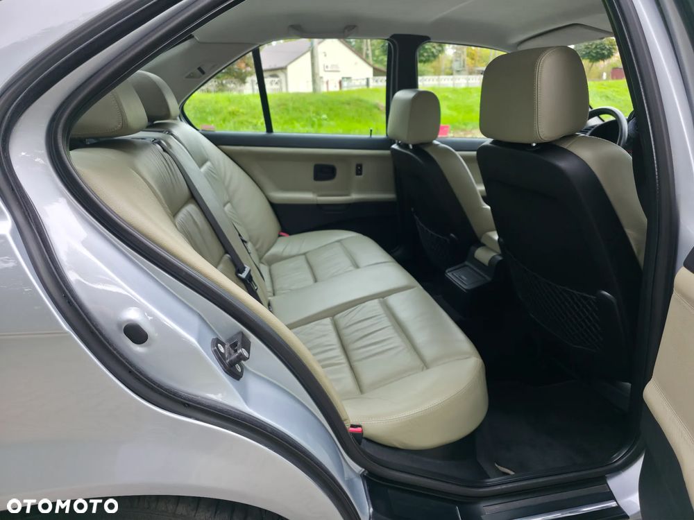 BMW Seria 3 320i - 24