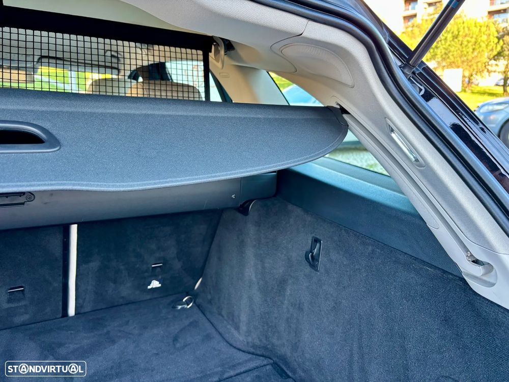 Mercedes-Benz C 300 h Avantgarde - 15