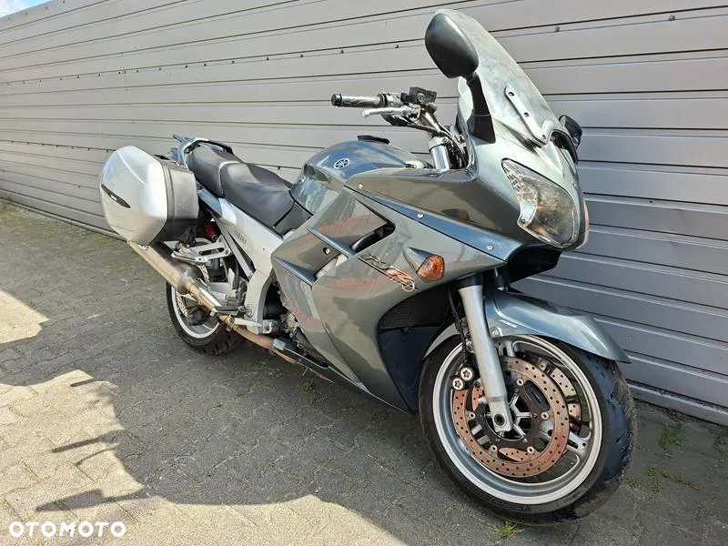 Yamaha FJR - 2