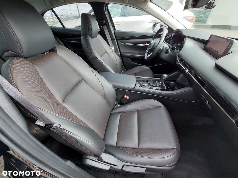 Mazda 3 2.0 mHEV Takumi - 10