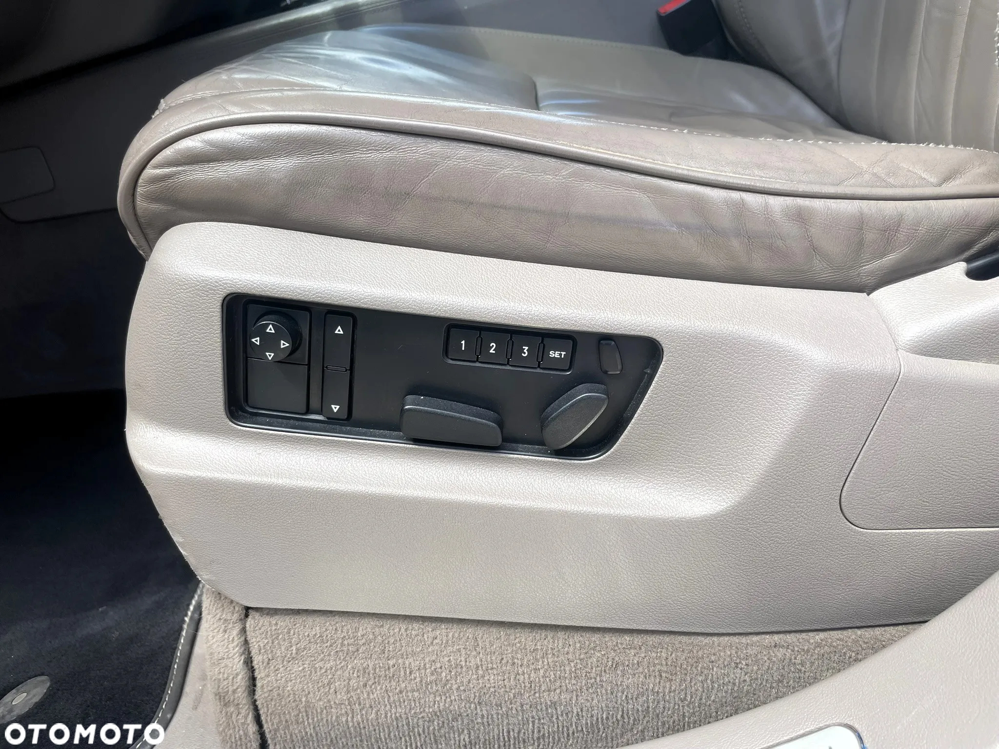 Volkswagen Touareg 4.2 V8 Automatik Individual - 11