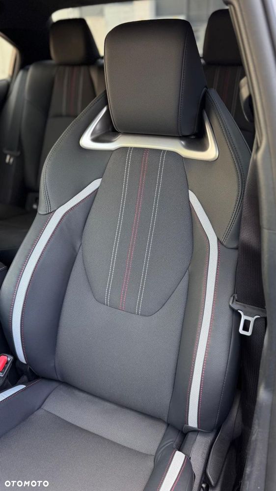 Toyota Corolla 1.8 Hybrid GR Sport Dynamic - 13