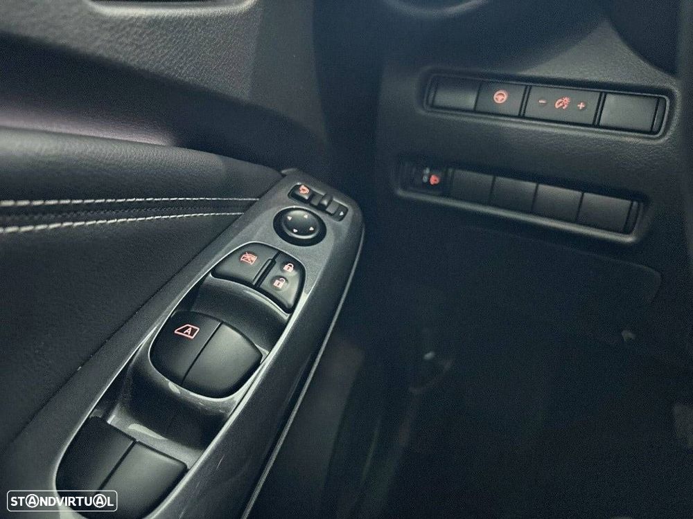 Nissan Juke 1.6 Hybrid Tekna - 19