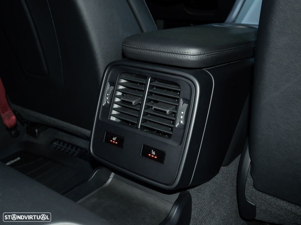 Porsche Taycan Cross Turismo 4S - 42