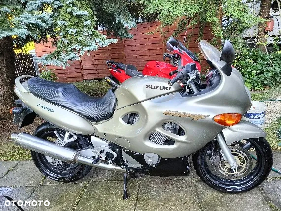 Suzuki GSX - 7