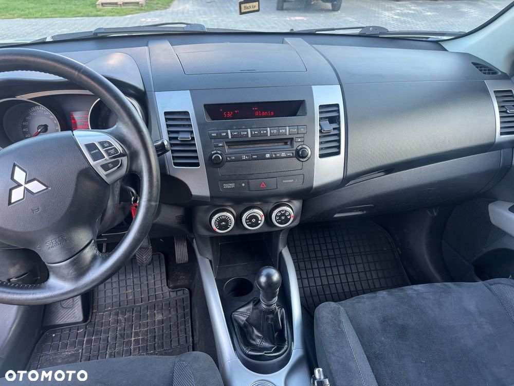 Mitsubishi Outlander 2.0 DID Instyle - 5