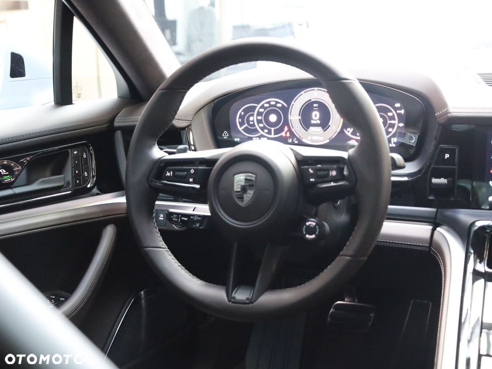 Porsche Panamera - 22