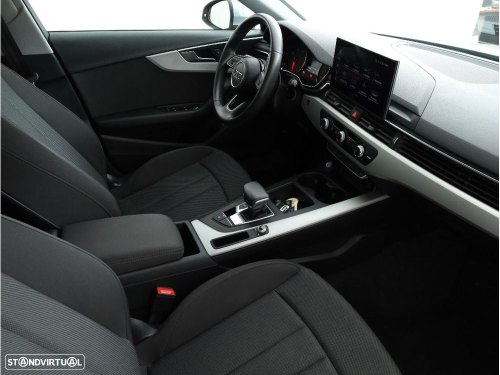 Audi A4 Avant 30 TDI Advanced S tronic - 14