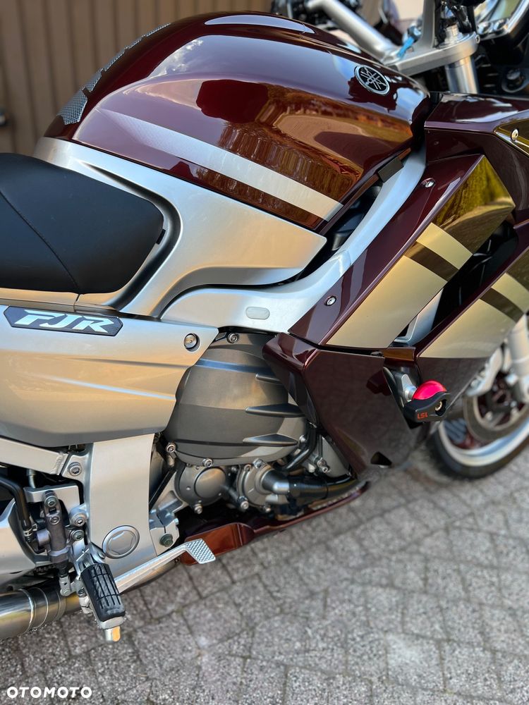 Yamaha FJR - 11
