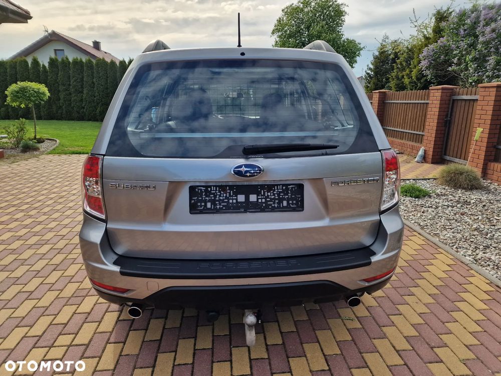 Subaru Forester 2.5 X Premium - 18