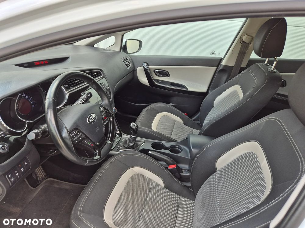 Kia Ceed 1.4 CVVT Dream-Team Edition - 16