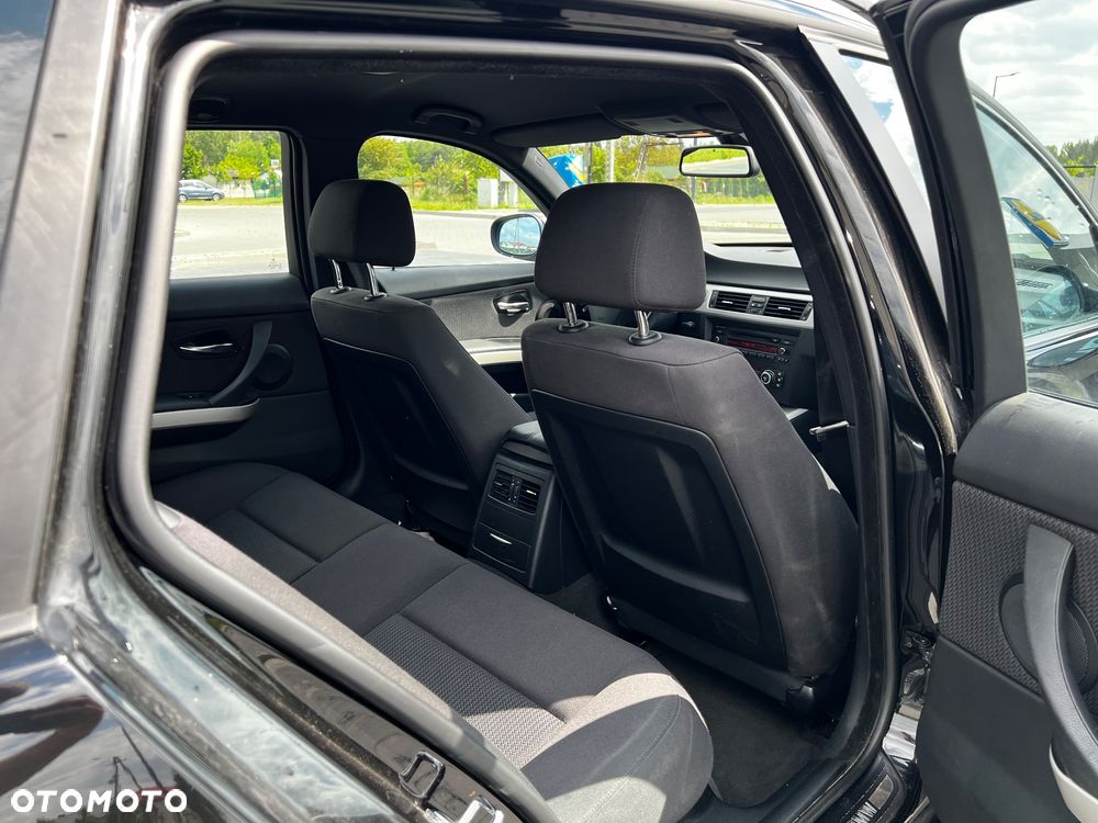 BMW Seria 3 318i - 11