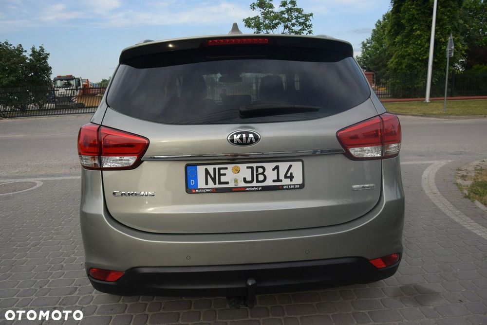Kia Carens - 14