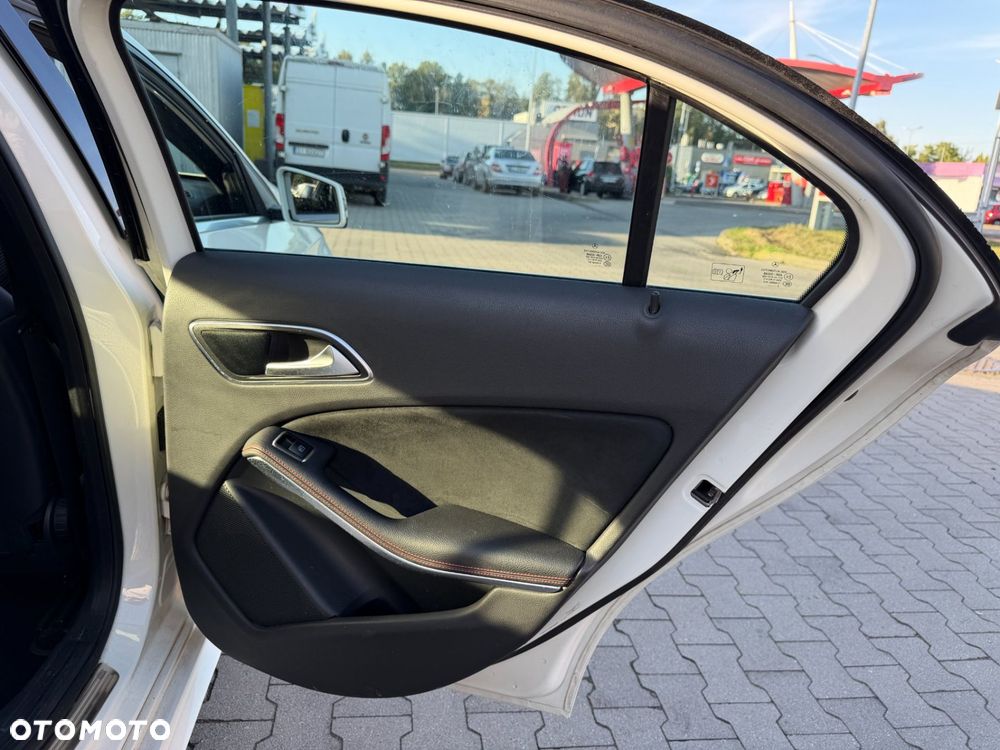 Mercedes-Benz Klasa A 180 AMG Line - 20