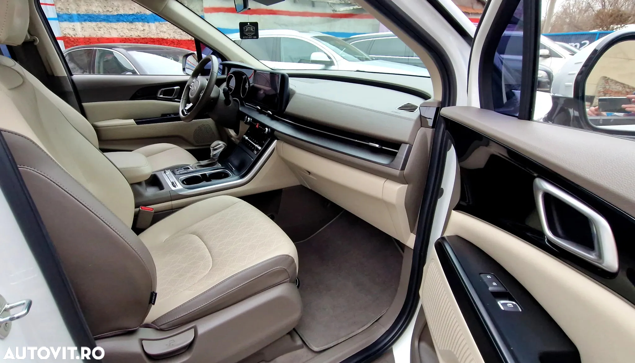 Kia Carnival - 8