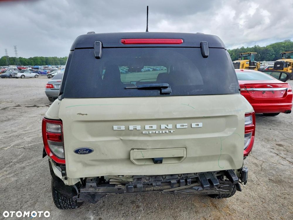 Ford Bronco - 7
