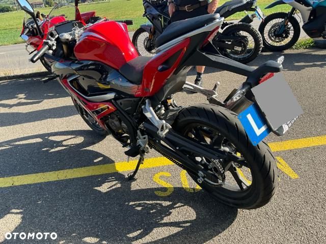 QJMOTOR SRK 125R - 4