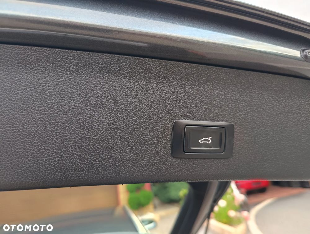 Audi A4 Avant 2.0 TDI DPF clean diesel quattro S line Sportpaket - 33