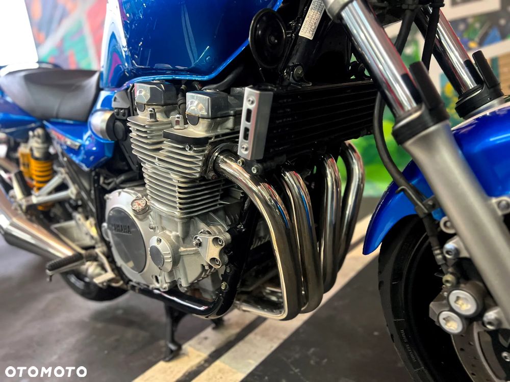 Yamaha XJR - 31