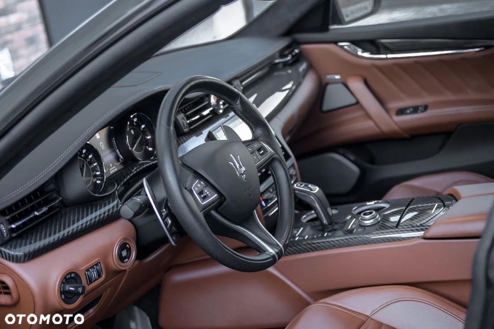 Maserati Quattroporte Modena Q4 - 9