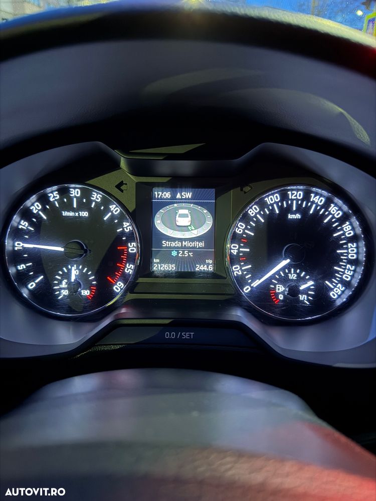 Skoda Octavia ver-2-0-tdi-elegance - 13