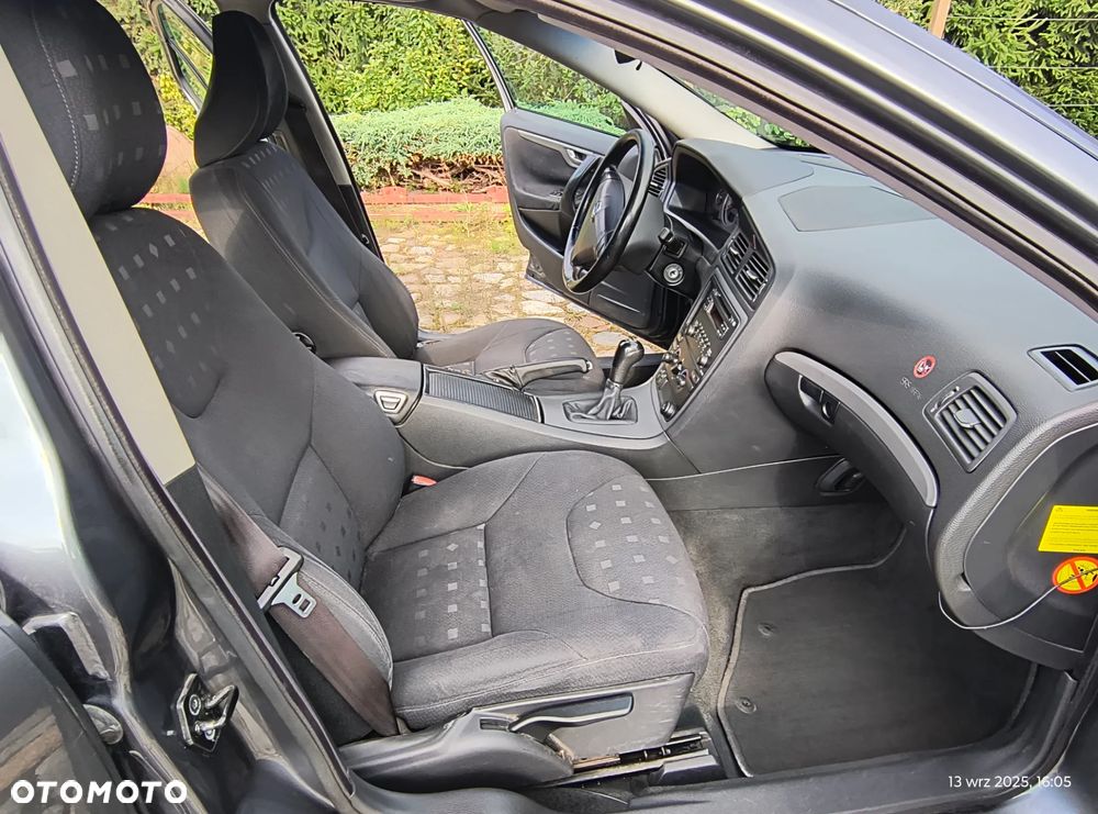 Volvo S60 2.4D Momentum - 7