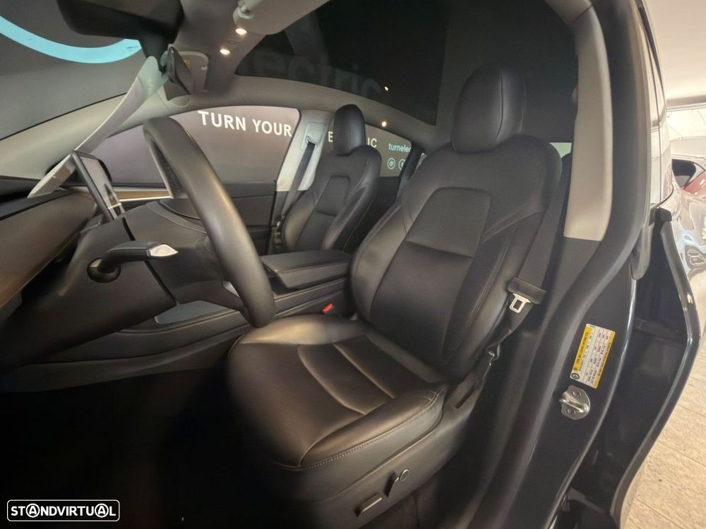 Tesla Model Y Long Range Dual Motor AWD - 9