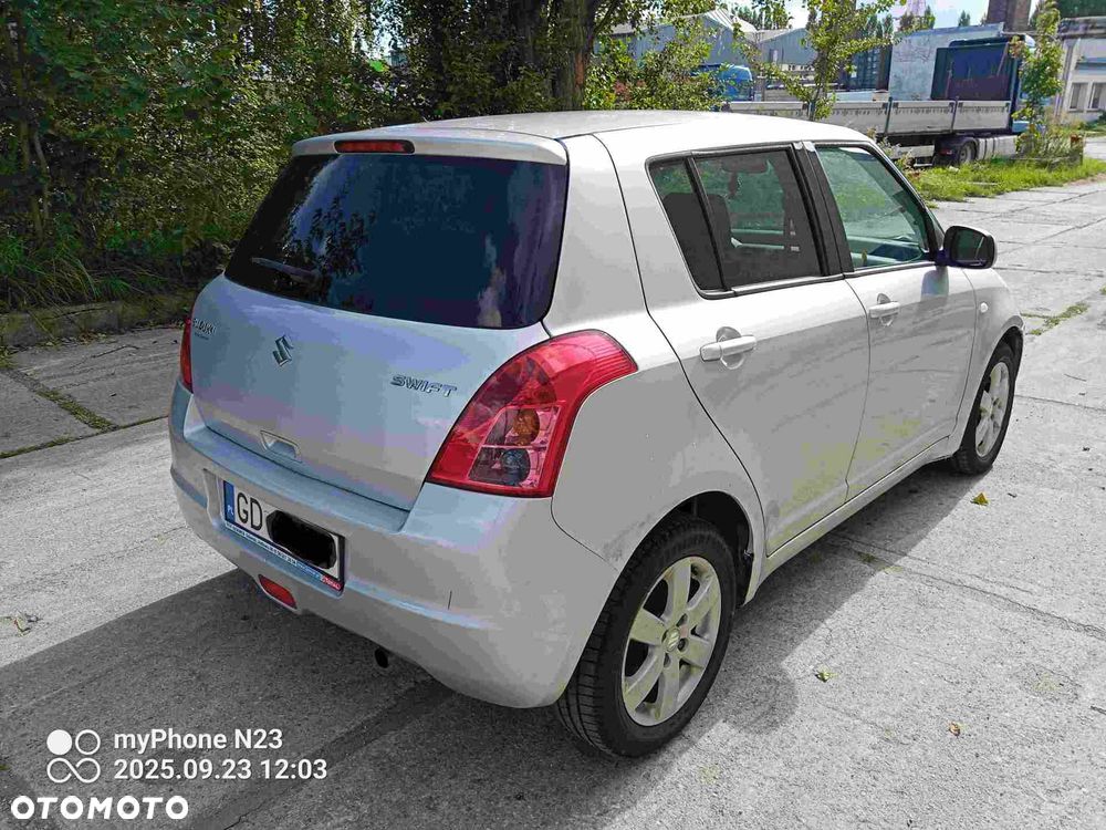 Suzuki Swift 1.3 JB Edition - 4