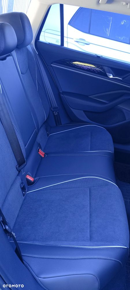 Volkswagen Passat - 10