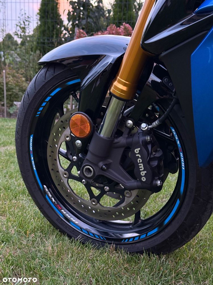 Suzuki GSX 1000 - 19