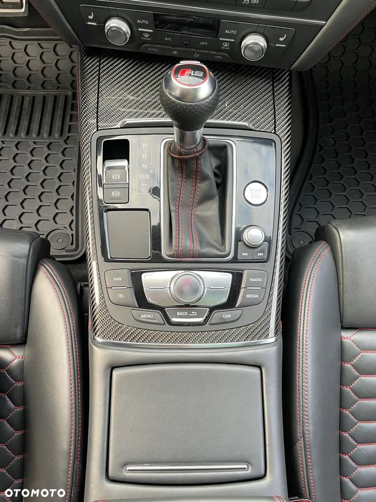 Audi RS6 Avant - 18