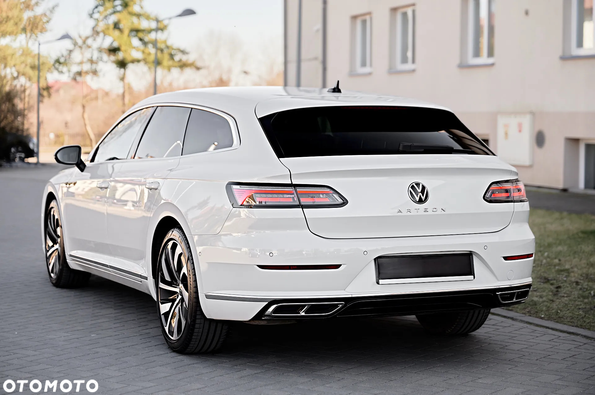 Volkswagen Arteon 2.0 TDI R-Line DSG - 14