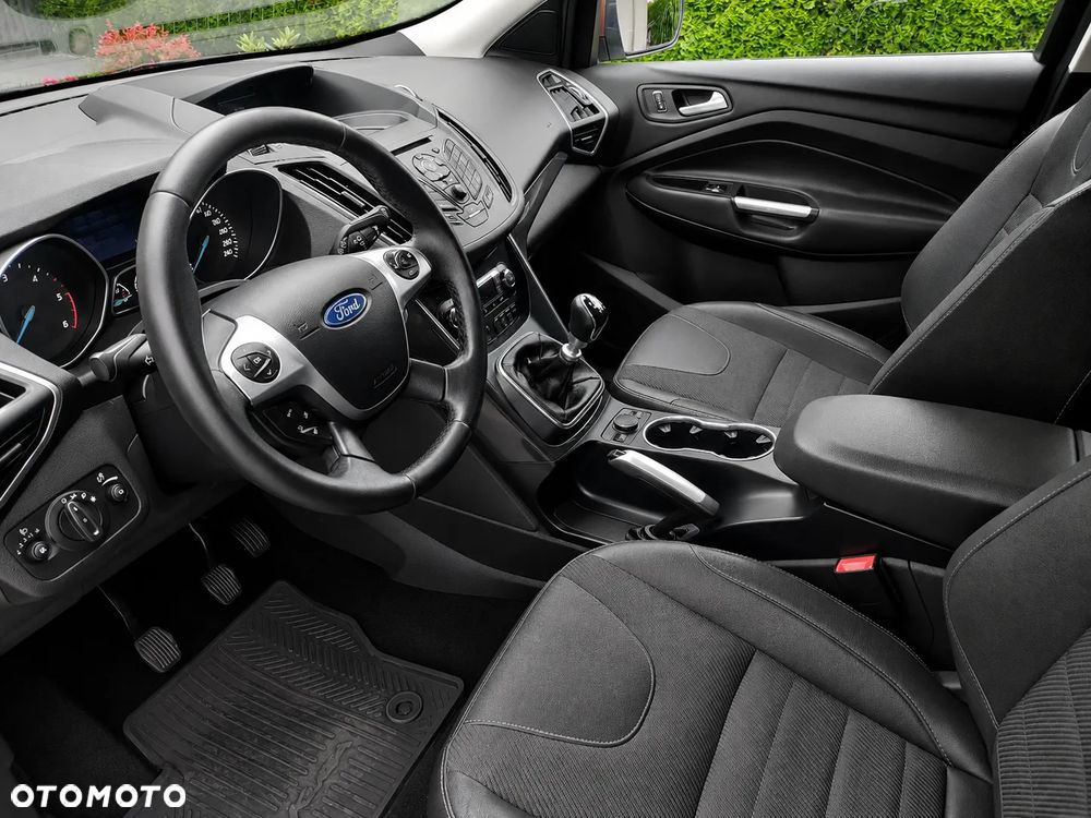 Ford Kuga 2.0 TDCi 2x4 Titanium - 11