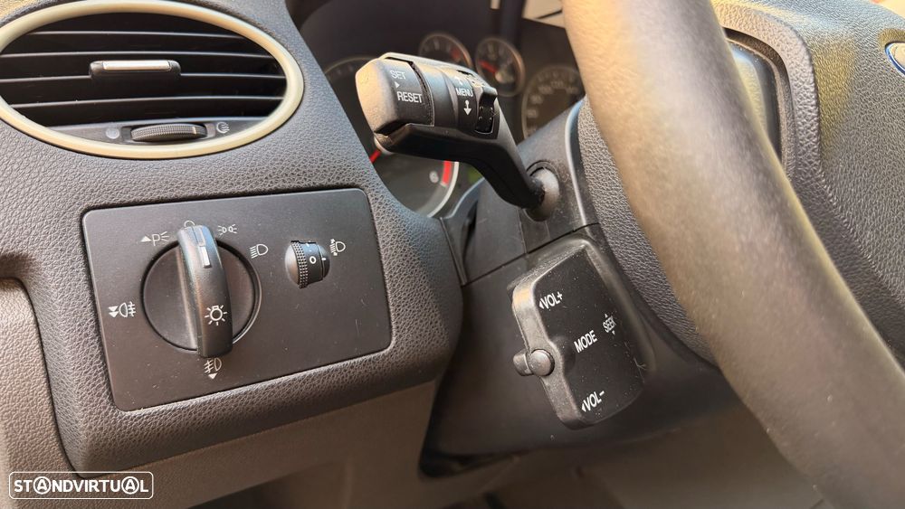 Ford Focus SW 1.6 TDCi Trend - 35