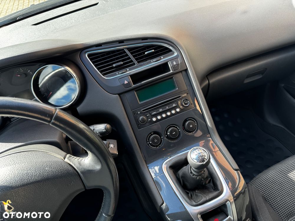Peugeot 5008 1.6 HDi Premium - 14