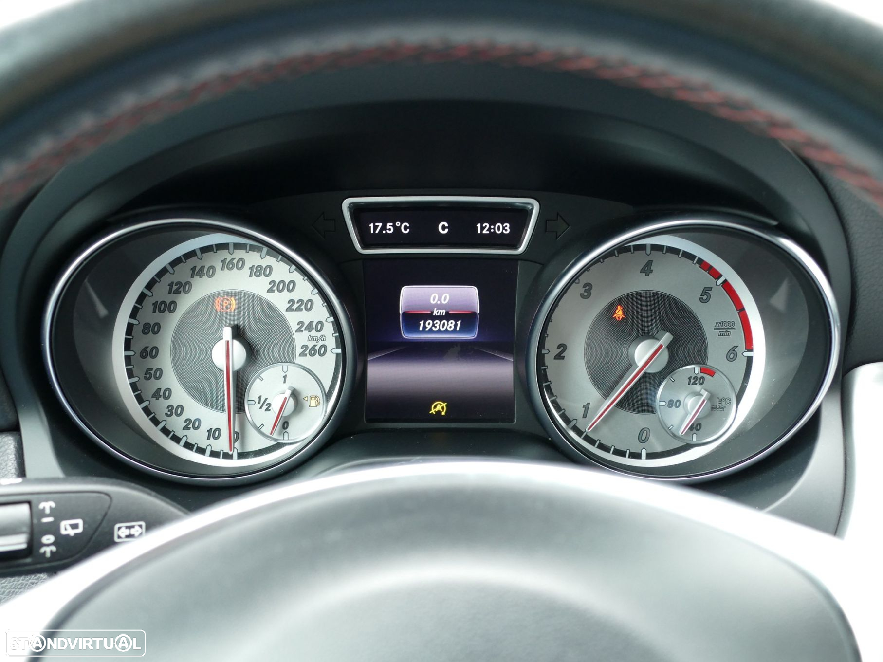 Mercedes-Benz GLA 180 CDi AMG Line - 11