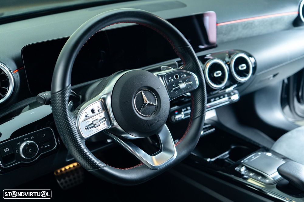 Mercedes-Benz A 250 e 8G-DCT AMG Line - 13